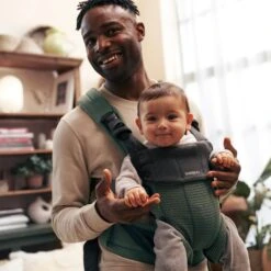 Harmony Carrier Dark Green -Pushchairs Store 088047 baby carrier harmony dark green 3d mesh lifestyle babybjorn 131