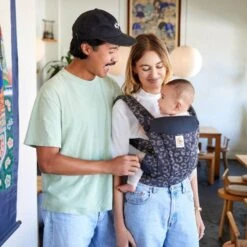 Ergobaby Omni Dream Baby Carrier - Black Leopard 9 Ergobaby Omni Dream Baby Carrier - Black Leopard -Pushchairs Store baby carrier omni dream black leopard lifestyle 011