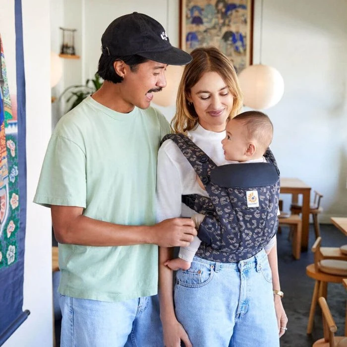 Ergobaby Omni Dream Baby Carrier - Black Leopard 5 Ergobaby Omni Dream Baby Carrier - Black Leopard - Image 3